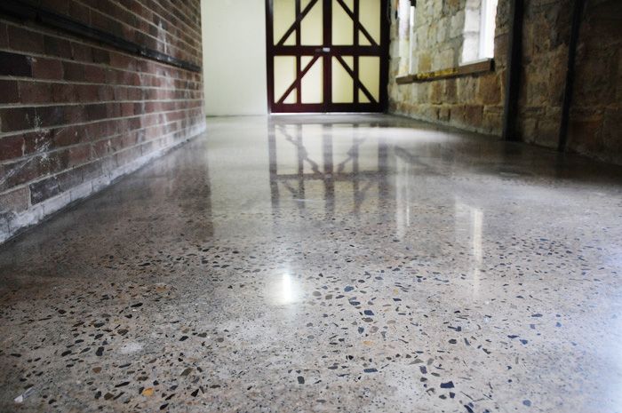 El uso del concreto a la vista para los pisos 1 El uso del concreto a la vista para los pisos