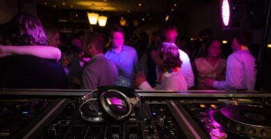 Locales para Salir de Fiesta en Coslada: Planes Nocturnos con Estilo 6 Locales para Salir de Fiesta en Coslada: Planes Nocturnos con Estilo
