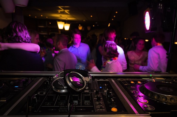 Locales para Salir de Fiesta en Coslada: Planes Nocturnos con Estilo 1 Locales para Salir de Fiesta en Coslada: Planes Nocturnos con Estilo