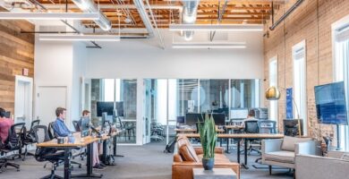 Hot desk: Flexibilidad y Eficiencia en Espacios de Trabajo Modernos