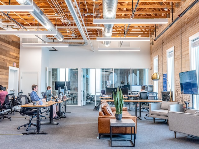 Hot desk: Flexibilidad y Eficiencia en Espacios de Trabajo Modernos