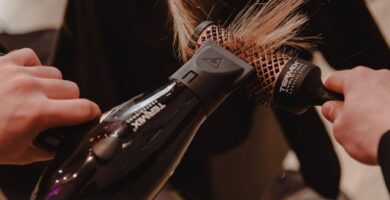 El arte de secar y estilizar: cómo elegir y cuidar tu secadora de cabello para un look radiante